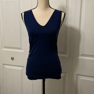 Skinnytees Womens Navy Sleeveless Seamless VNeck Layering Shaping Tank, One Size